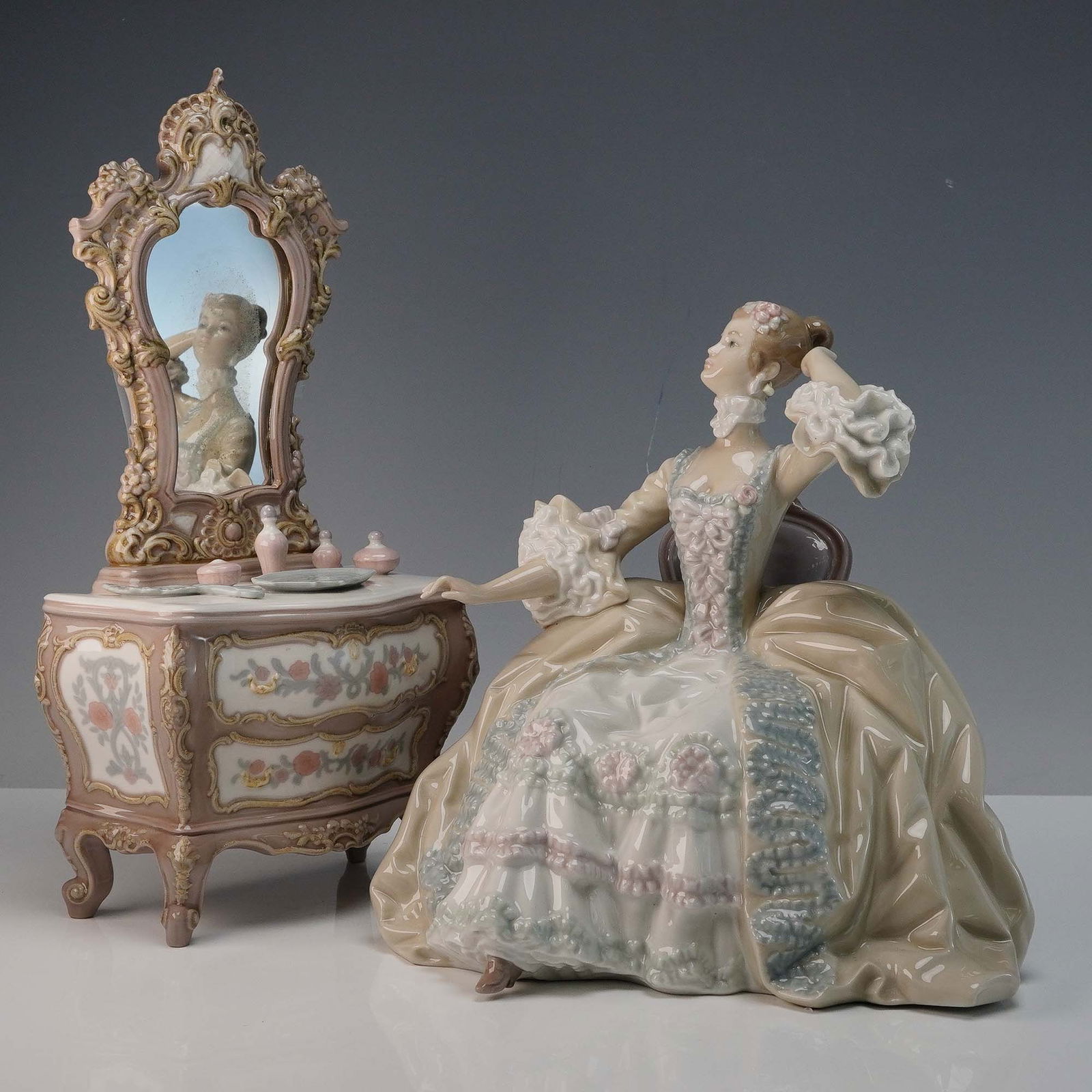 Lladro Porcelain Sculpture, Lady at Dressing Table 1001242 (1 of 10)