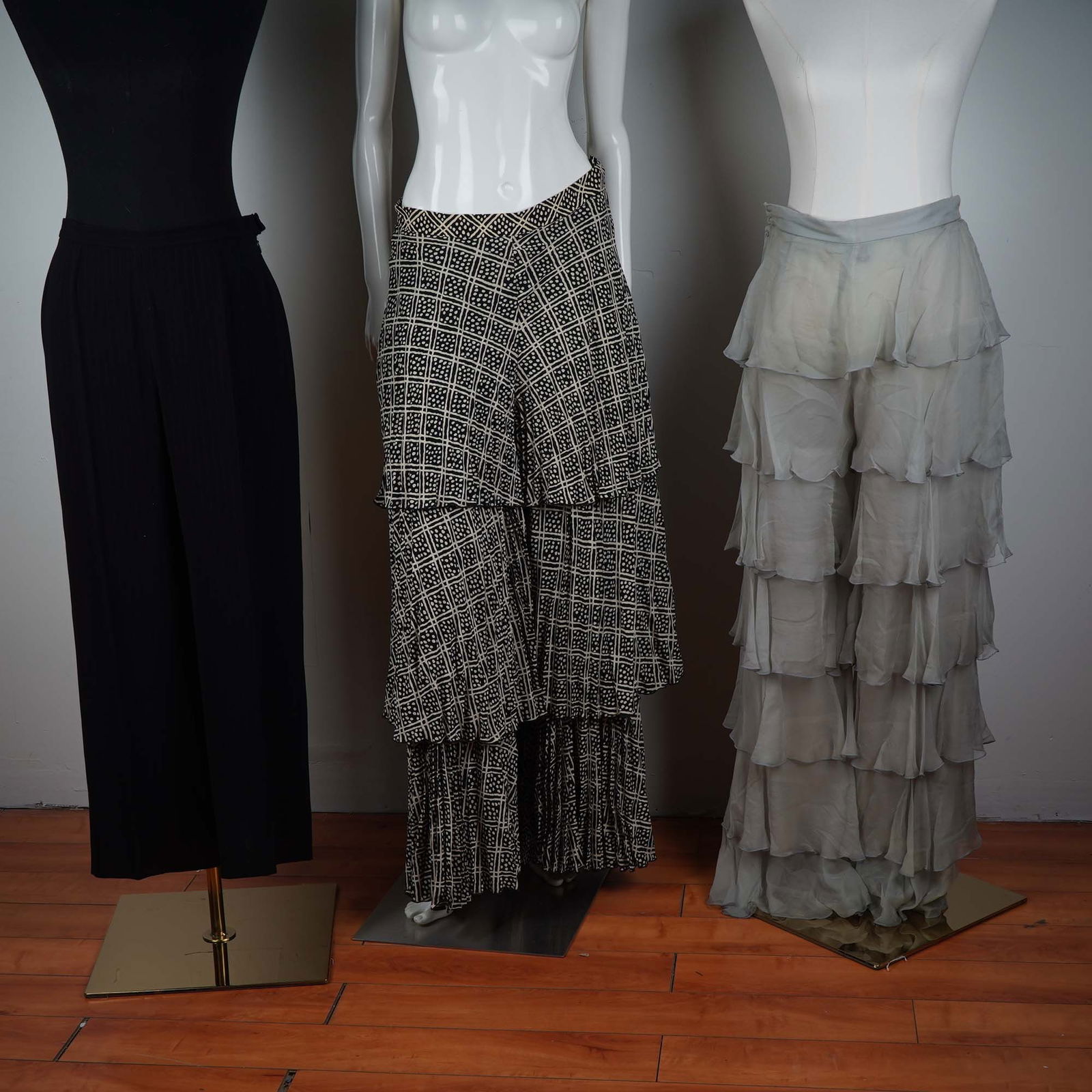 3pc Made in Italy Designer Pants & Skirts, Max Mara & Valentino Boutique (1 of 9)