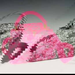 Louis Vuitton LV X YK Taurillon Infinity Net Capucines Bodybag, Fuchsia