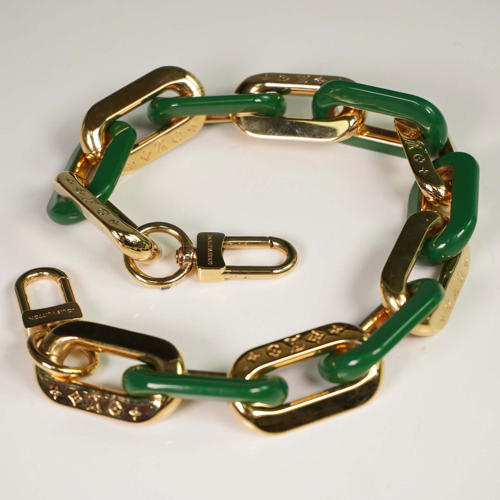 Louis Vuitton Bag Charm, Green and Gold Chain Link (1 of 4)