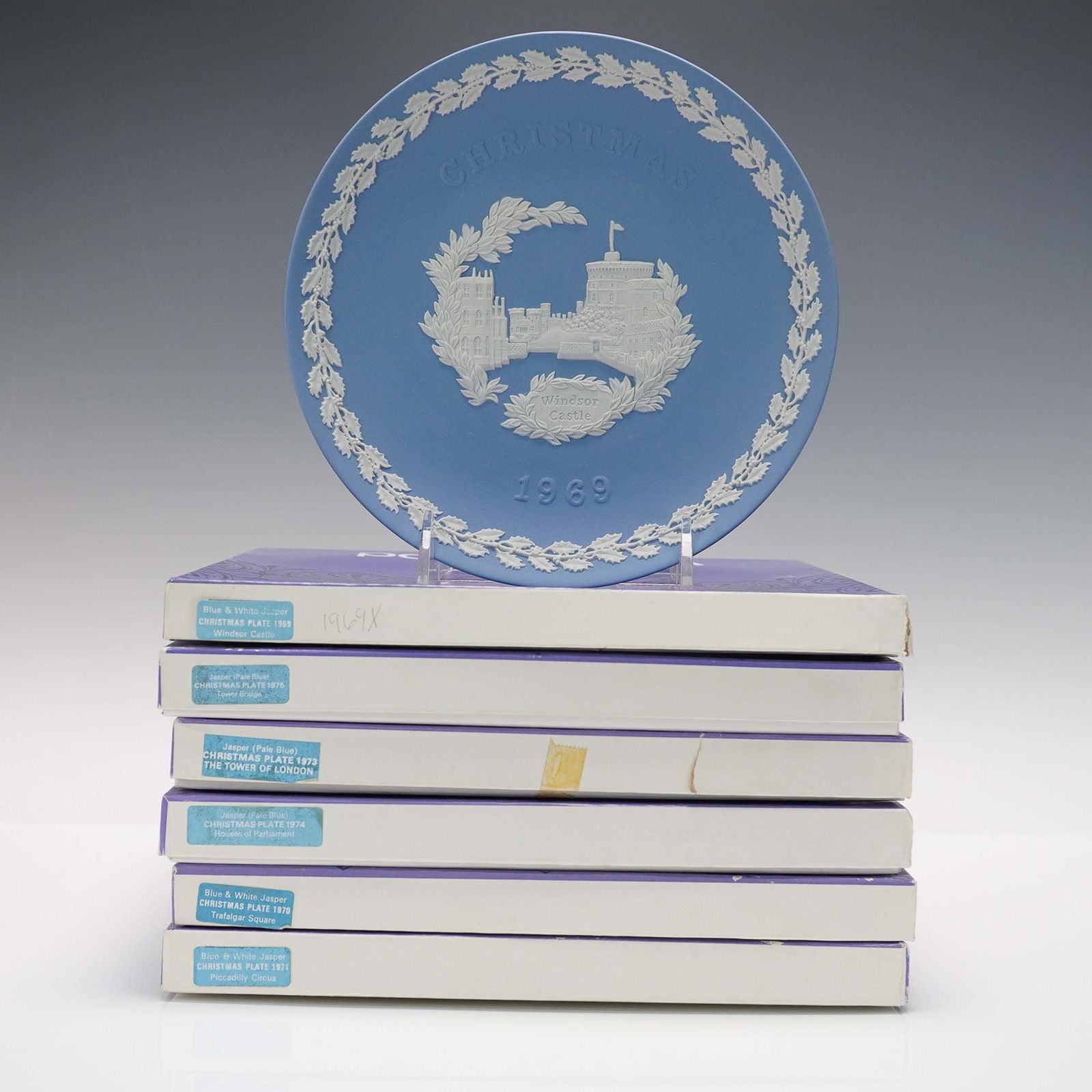 6pc Wedgwood Jasperware Blue and White Christmas Plates 1969-1975 (1 of 4)