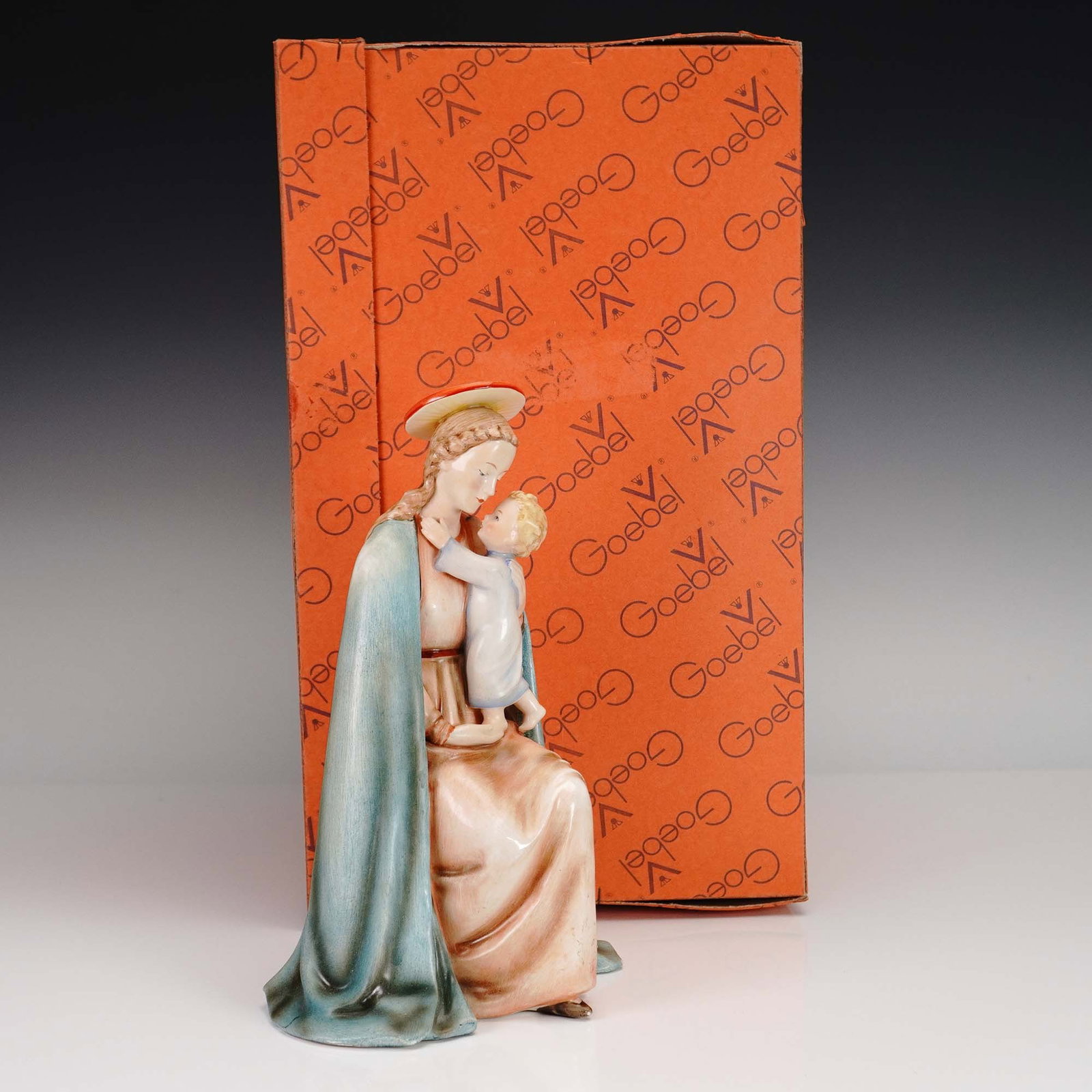 Goebel Porcelain Figurine, Madonna and Child HM112 (1 of 8)