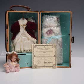 2pc Show Stoppers Dolls, Pia & Trudy's Holiday with Trunk