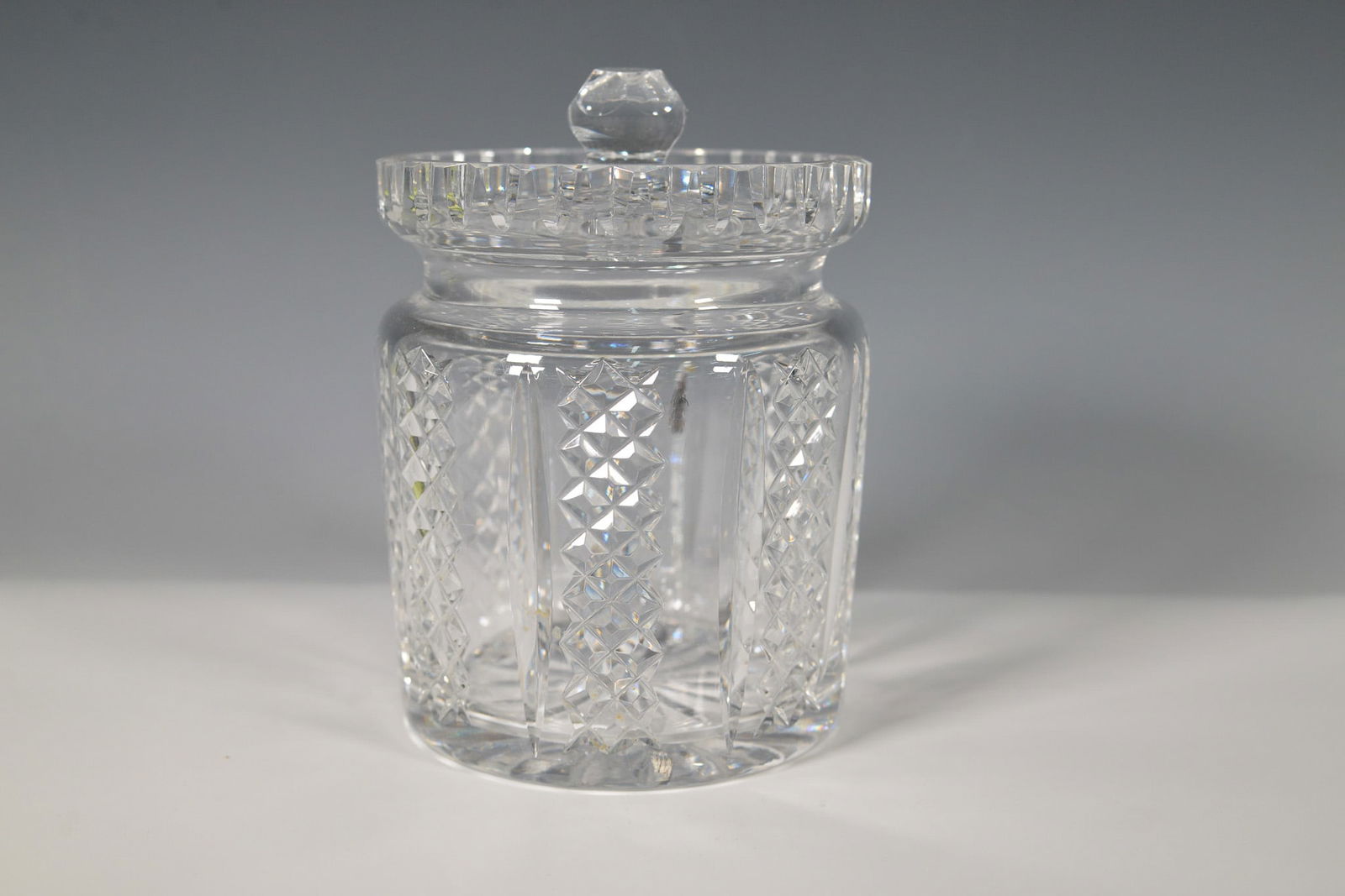 Waterford Crystal Hibernia Biscuit Barrel with Lid (1 of 4)