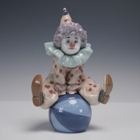 Lladro Porcelain Figurine, Having A Ball 01005813