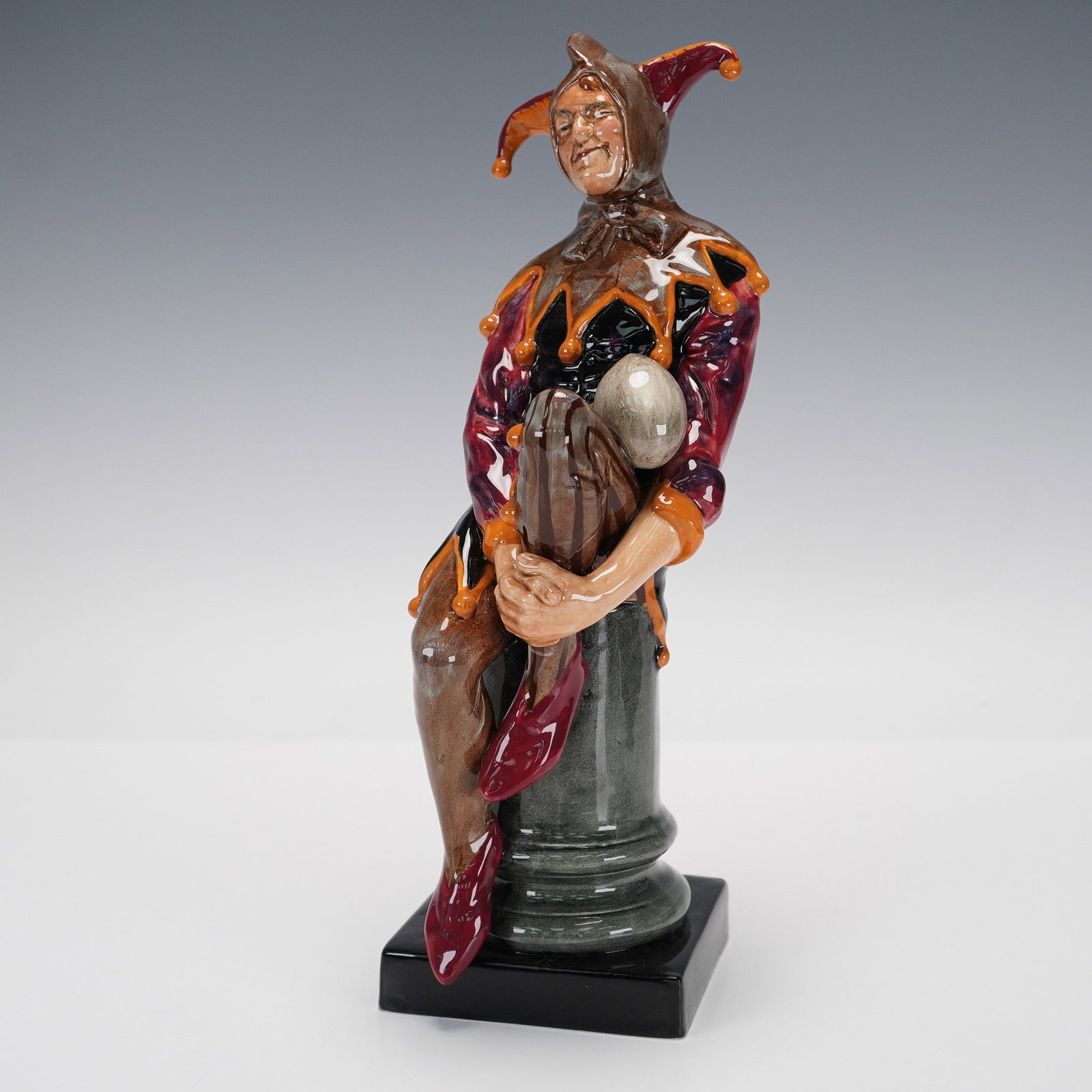 Royal Doulton Figurine, The Jester HN2016 (1 of 4)