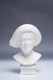 Royal Doulton HM Queen Elizabeth Queen Mother Bust HN4340