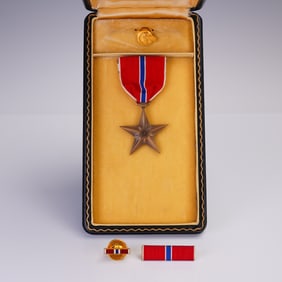 4pc Bronze Star Medal with Service Pins and Presentation Box