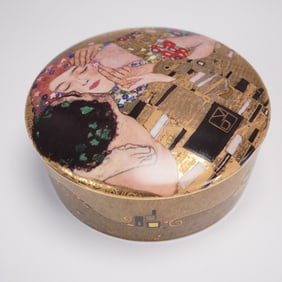 Goebel Artis Orbis "The Kiss" Decorative Porcelain Box