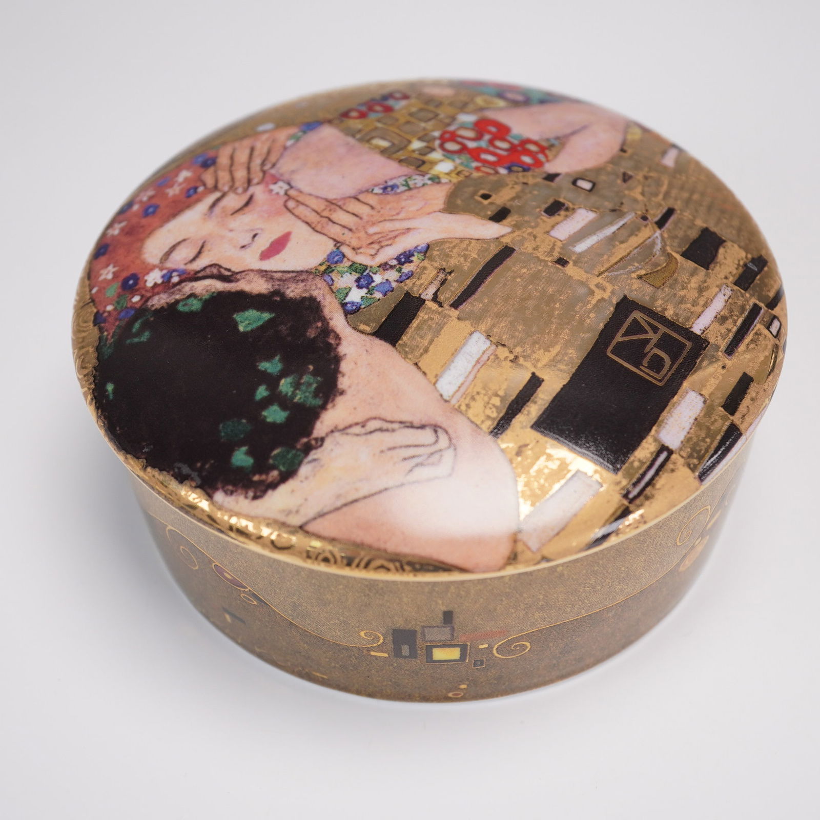 Goebel Artis Orbis "The Kiss" Decorative Porcelain Box (1 of 7)