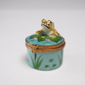 Limoges France Trinket Box, Frog on Lily Pad