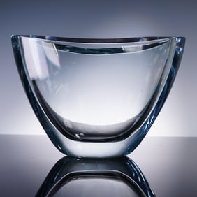 Strombergshyttan Swedish Art Glass Bowl, Signed