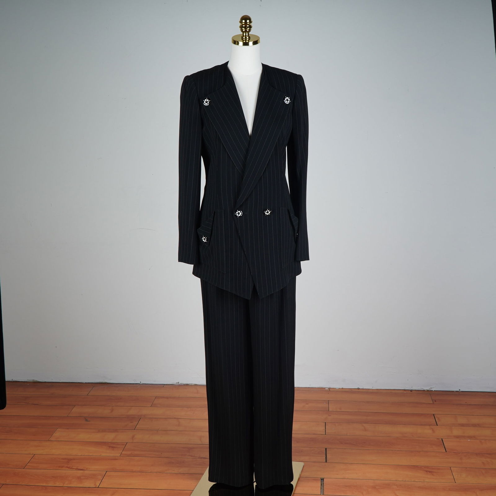 Emanuel Ungaro Parallele Paris Black Pinstripe Pantsuit (1 of 6)