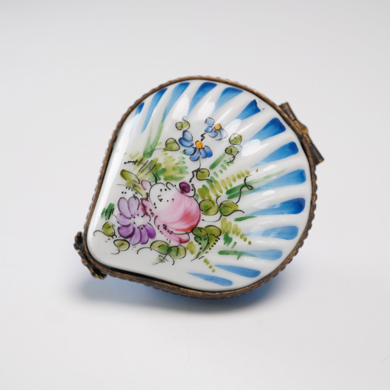 Limoges Porcelain, Hand-Painted Shell-Shaped Treasure Box (1 of 7)