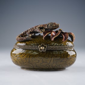 Rucinni Jeweled Gecko on Lotus Blossom Enamel Trinket Box