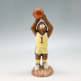 Basketball DB262 w/ Box - Royal Doulton Bunnykins