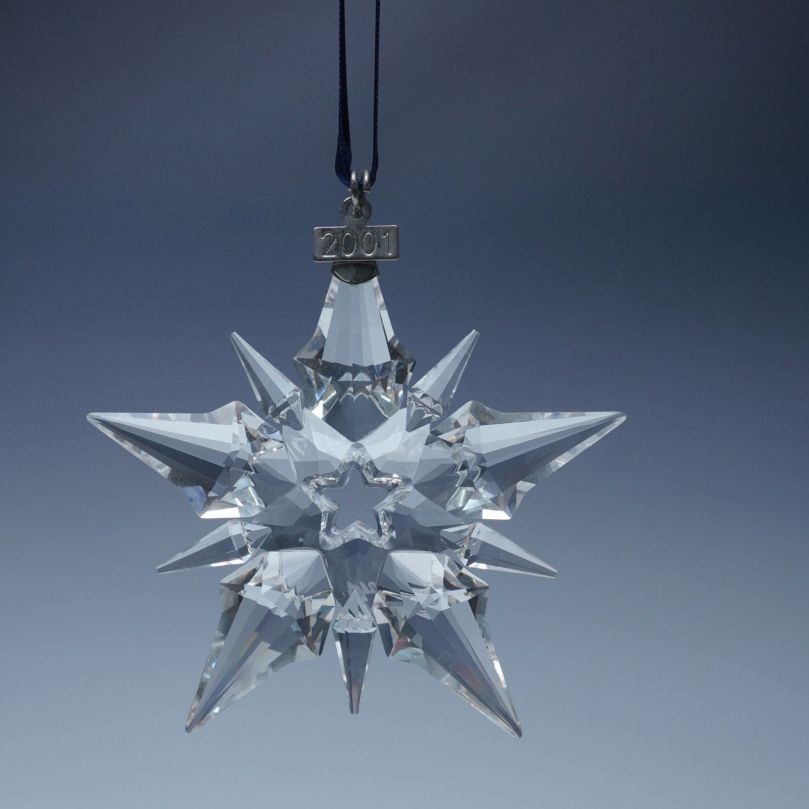 Swarovski Crystal 2001 Christmas Ornament (1 of 2)