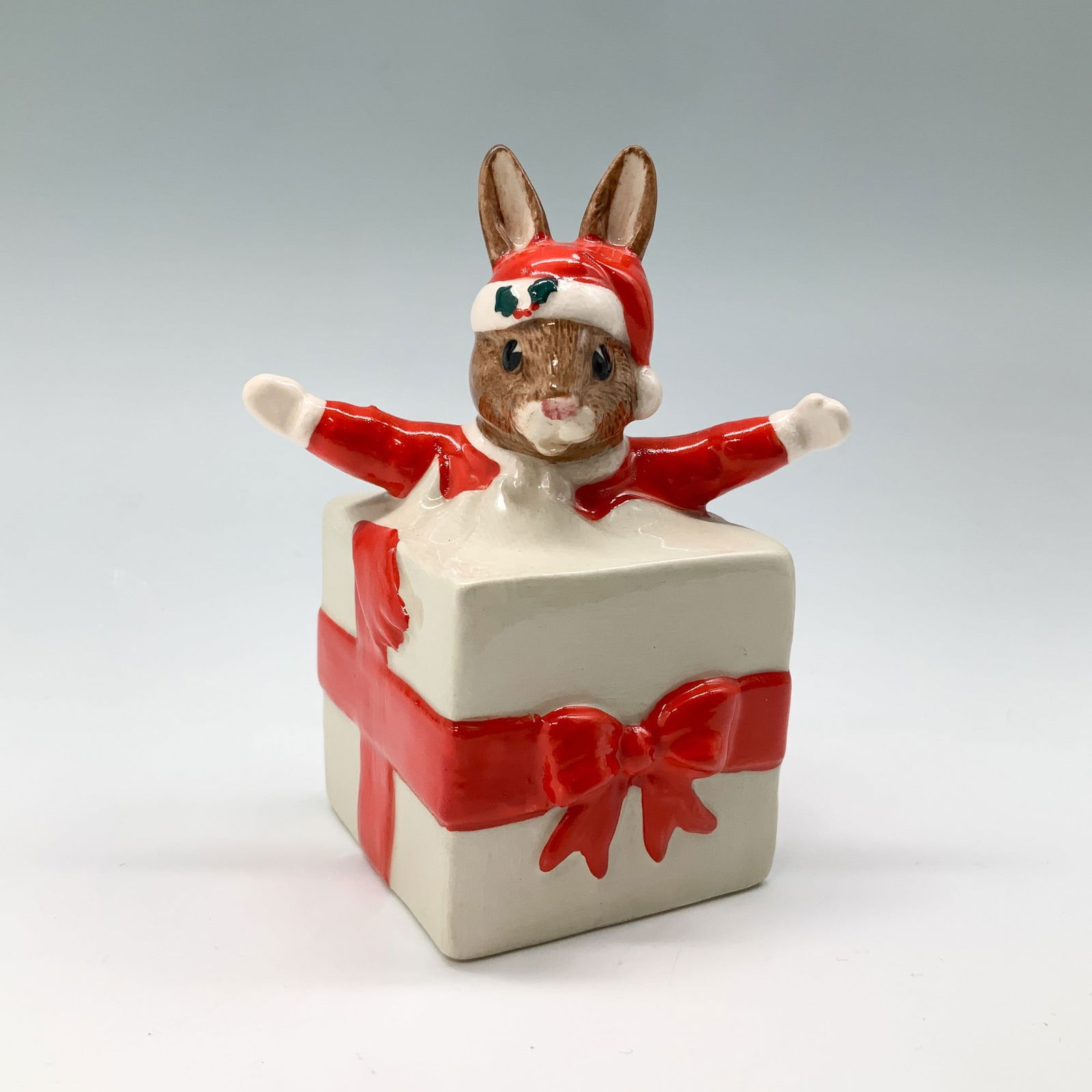 Royal Doulton Bunnykins Figurine, Christmas Surprise DB146 (1 of 3)
