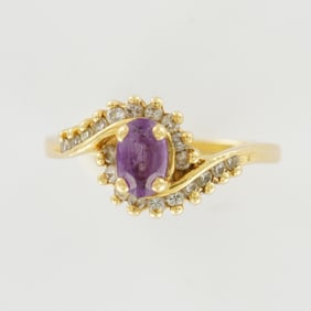 14k Gold Ring with Oval Amethyst and Diamond Accents