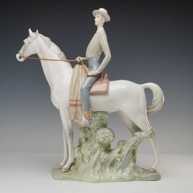 Lladro Porcelain Figurine, Campero 1001061