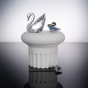 4pc Swarovski Crystal Swan and Jewelry Set
