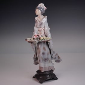 Lladro Porcelain Figurine Natures Gifts 01005774 with Box