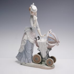 Lladro Porcelain Figurine, Babys Outing 1004938
