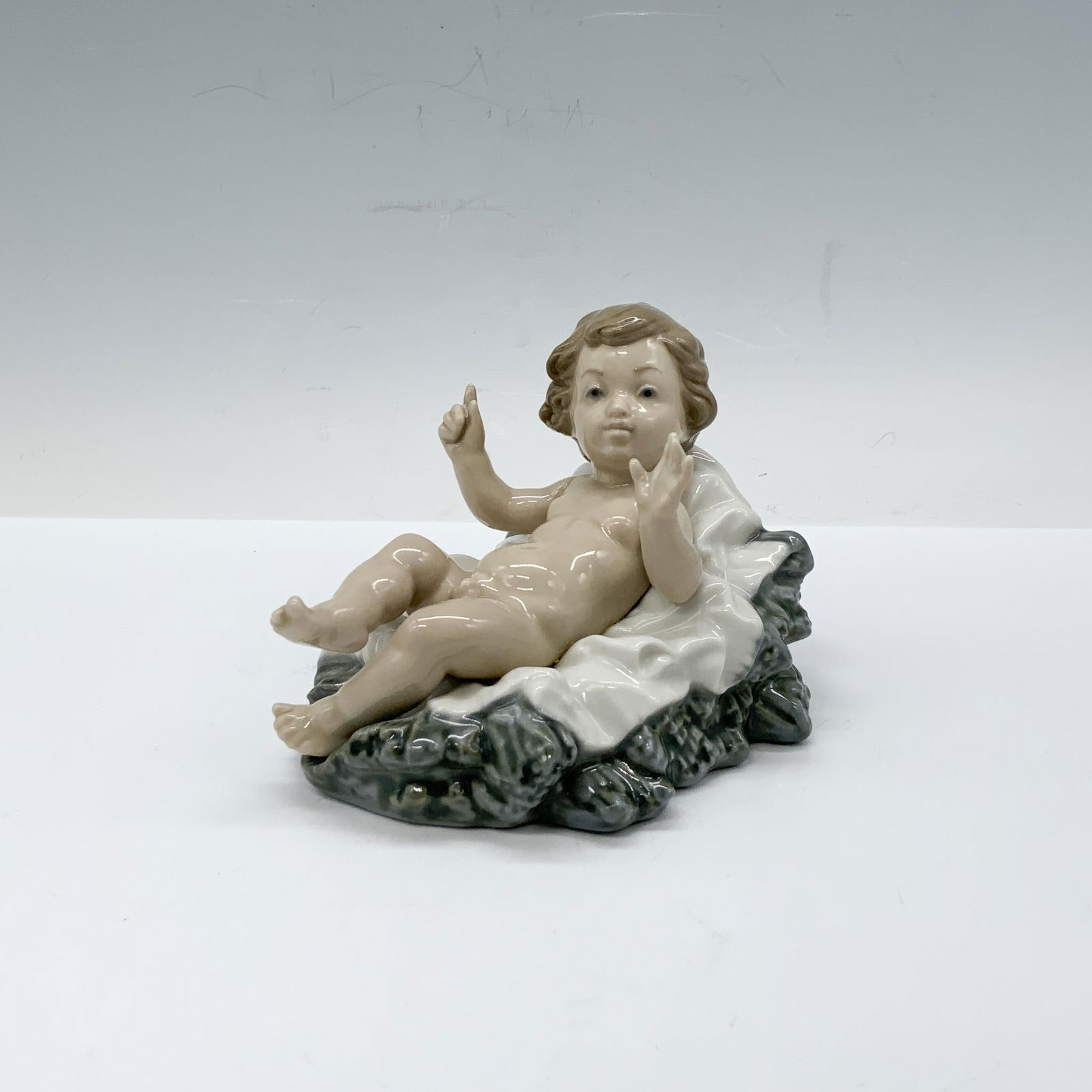 Baby Jesus 01001388 - Lladro Porcelain Figurine (1 of 3)