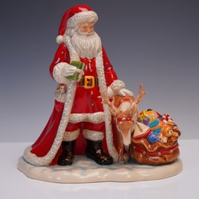 Royal Doulton Figurine, Holiday Magic HN5782