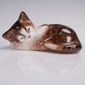 Royal Doulton Figurine, Kitten Sleeping HN2581
