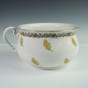 Bisto England Ceramic Chamber Pot, Oak Leaf and Holly Motif