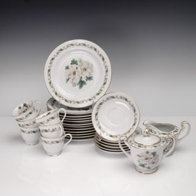 26pc Noritake Porcelain Dinnerware Set, Magnolia Pattern