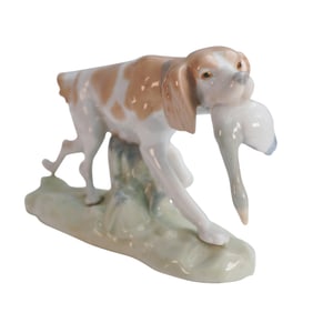 Lladro Porcelain Figurine, Hunting Dog with Duck 01010308.13