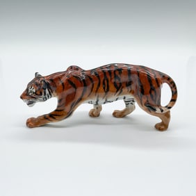 Tiger Stalking HN1084 - Royal Doulton Figurine