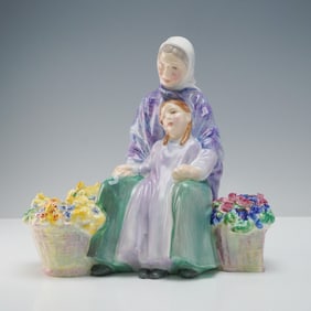 Royal Doulton Bone China Figurine Grannys Heritage HN2031