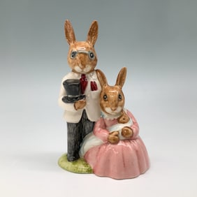 Royal Doulton Bunnykins Figurine, Family Photograph DB67