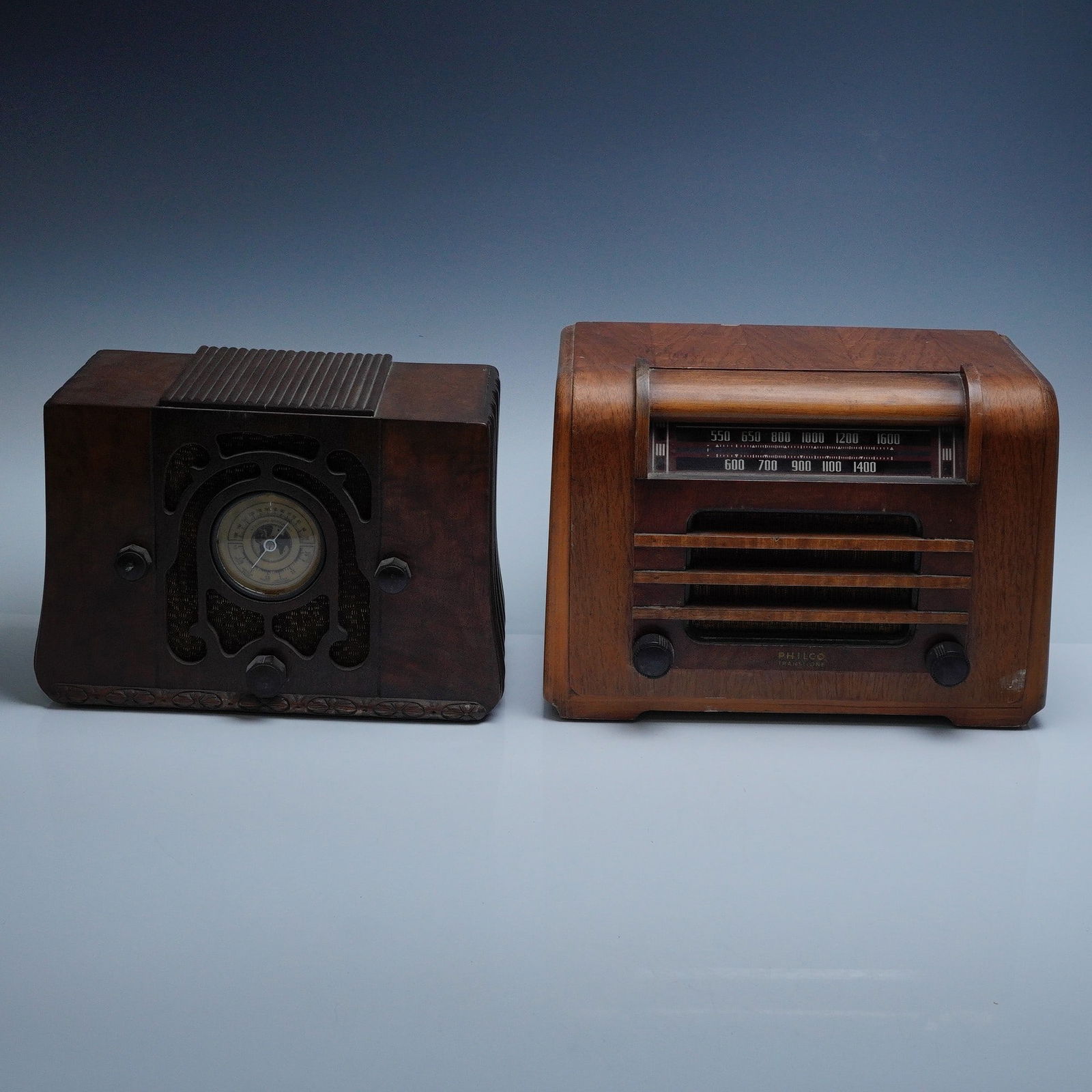 2pc Vintage Wood Cabinet Radios, Philco & RCA (1 of 9)
