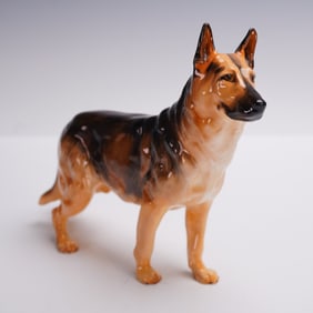 Royal Doulton Dog Figurine, Alsatian HN1116
