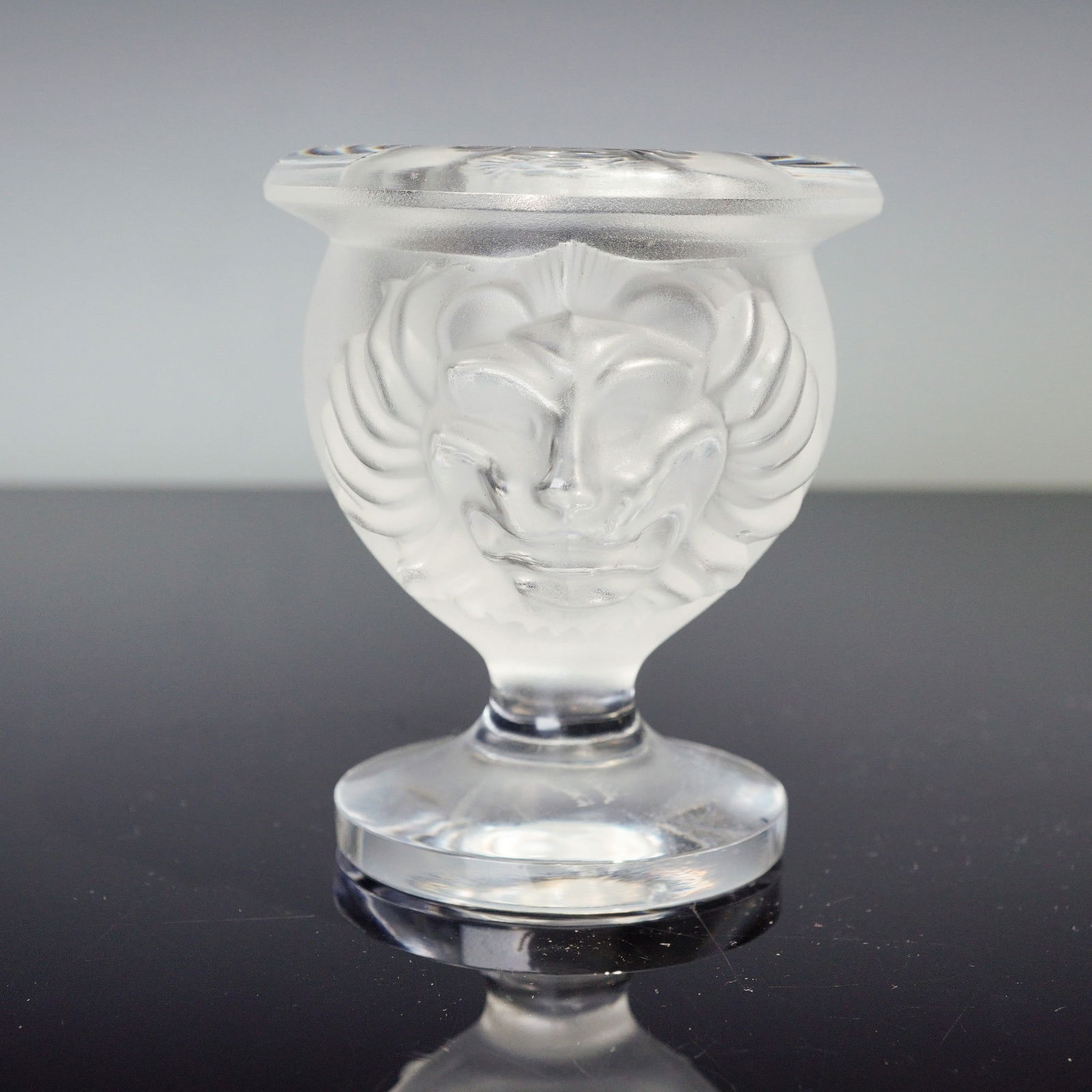 Lalique Crystal Tete de Lion Cigarette Cup (1 of 5)