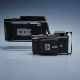 2pc Polaroid Land Cameras, Models 900 & 80