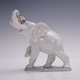 Lladro Porcelain Figurine Lucky's Call 01006461