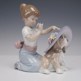 Lladro Porcelain Figurine, An Elegant Touch 1006862