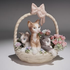 Lladro Porcelain Figurine, Purr-Fect 1001444