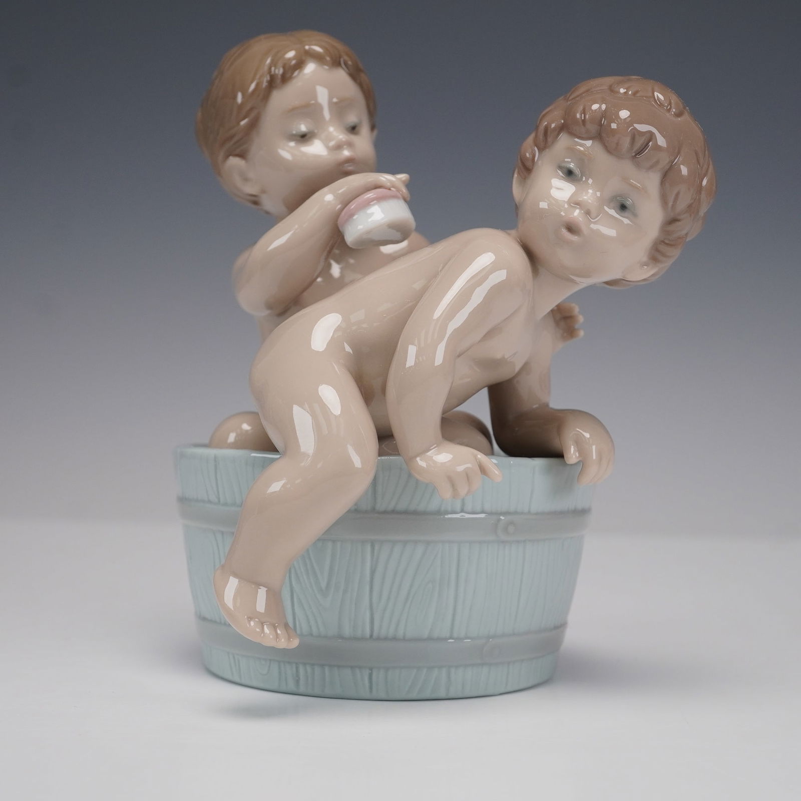 Lladro Porcelain Figurine, Bath Time 1006411 (1 of 4)