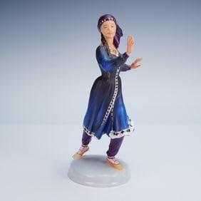 Royal Doulton Figurine, Kurdish Dancer HN2867