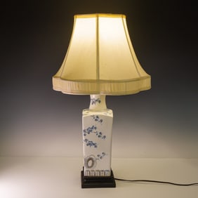 Porcelain Table Lamp in a Chinese-Inspired Design