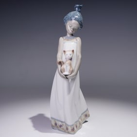 Lladro Porcelain Figurine, Close To My Heart 1005603