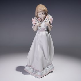Lladro Porcelain Figurine, Spring Bouquets 1007603