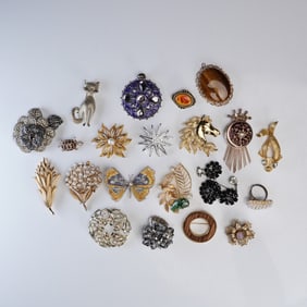21pc Vintage Brooch & Pin Jewelry Lot Trifari Camco Enamel