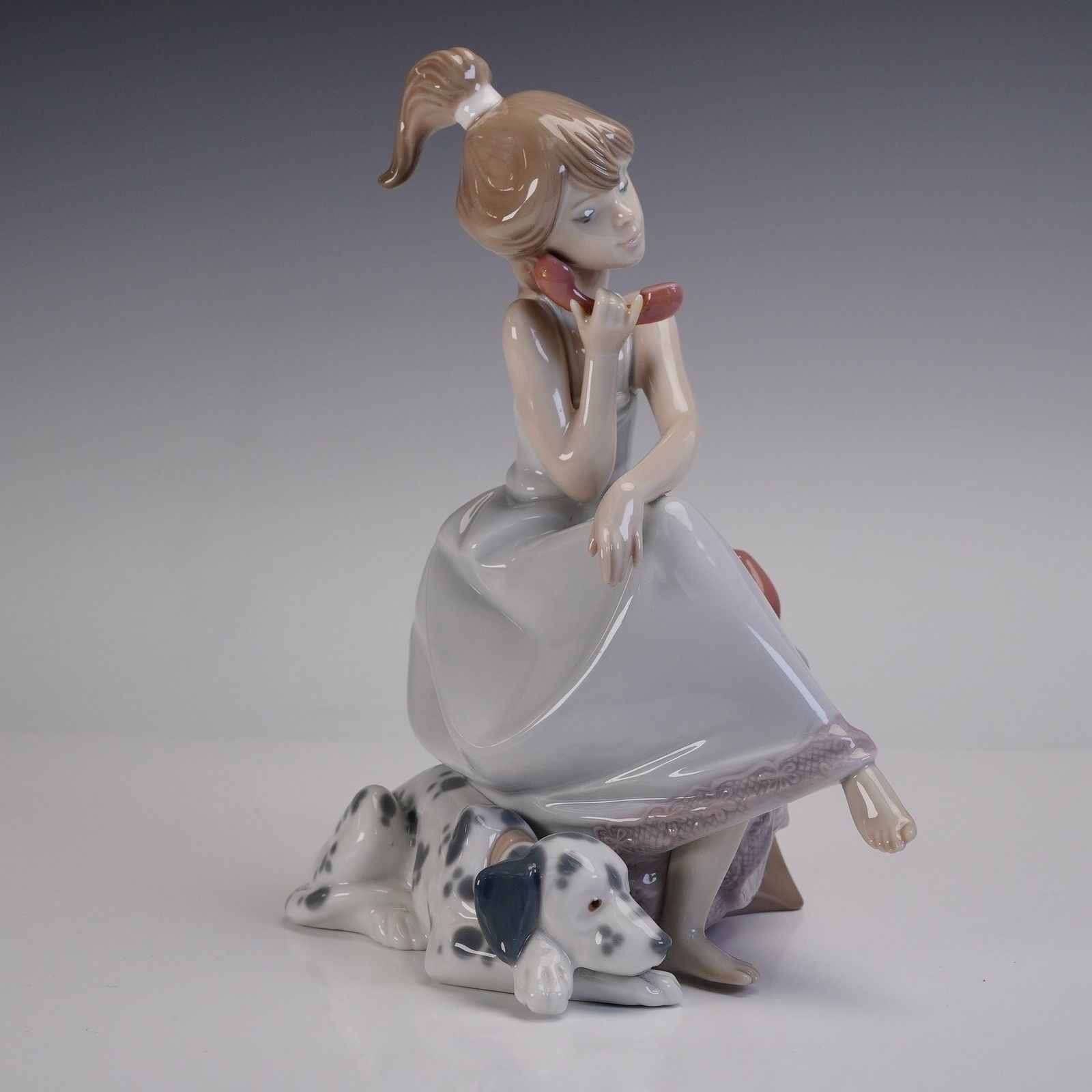 Lladro Figurine, Chit-Chat 1005466 (1 of 5)